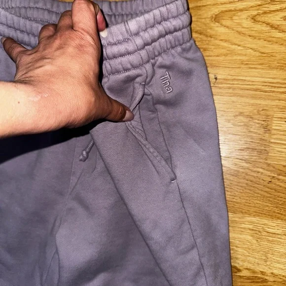 Aritzia TNA Extra Fleece Sweatpants - Picture 3 of 6